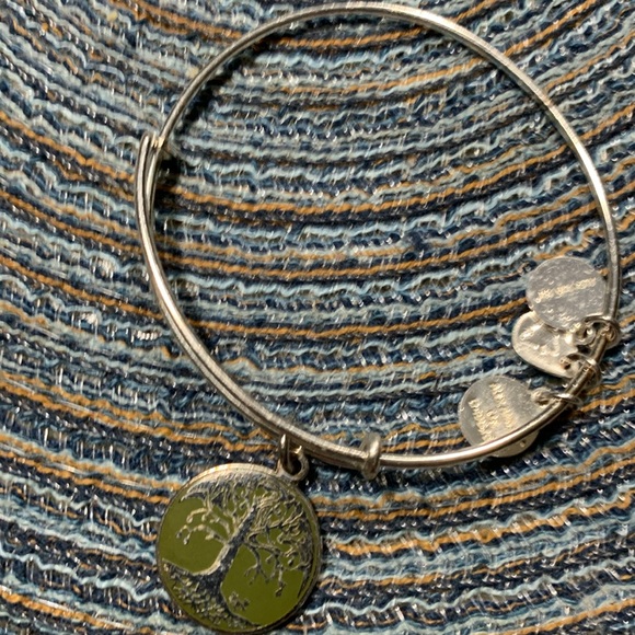 Tree of Life Friendship Bracelet - Picture 2 of 5